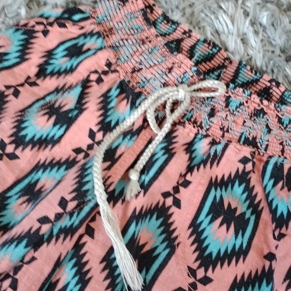 Kiss & Cry Multicolor Linen Pants. - Picture 2 of 5